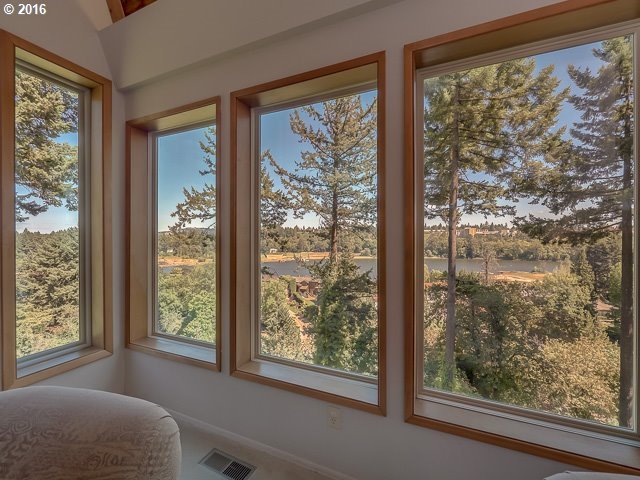 12716 Elk Rock Road Portland, OR 97219 - Photo 3 of 25 Gallery Image 3