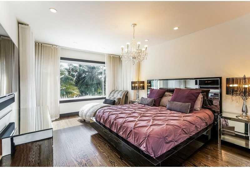 1437 Biscaya Drive Surfside, FL 33154 - Photo 10 of 26