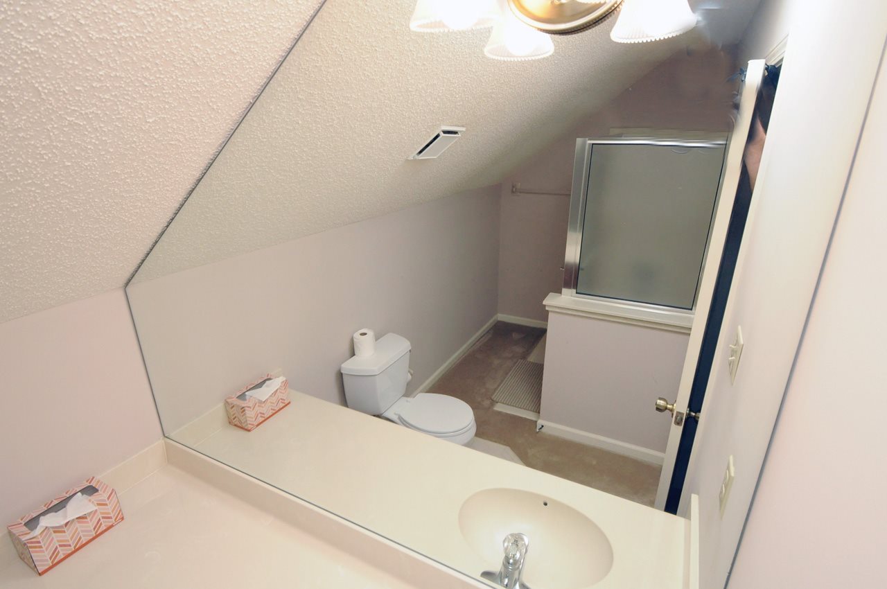 580 Poplar Acres Road Piperton, TN 38017 - Photo 22 of 25 4th Full Bath Located on 2nd Level to Accommodate 5th And 6th Bedroom.