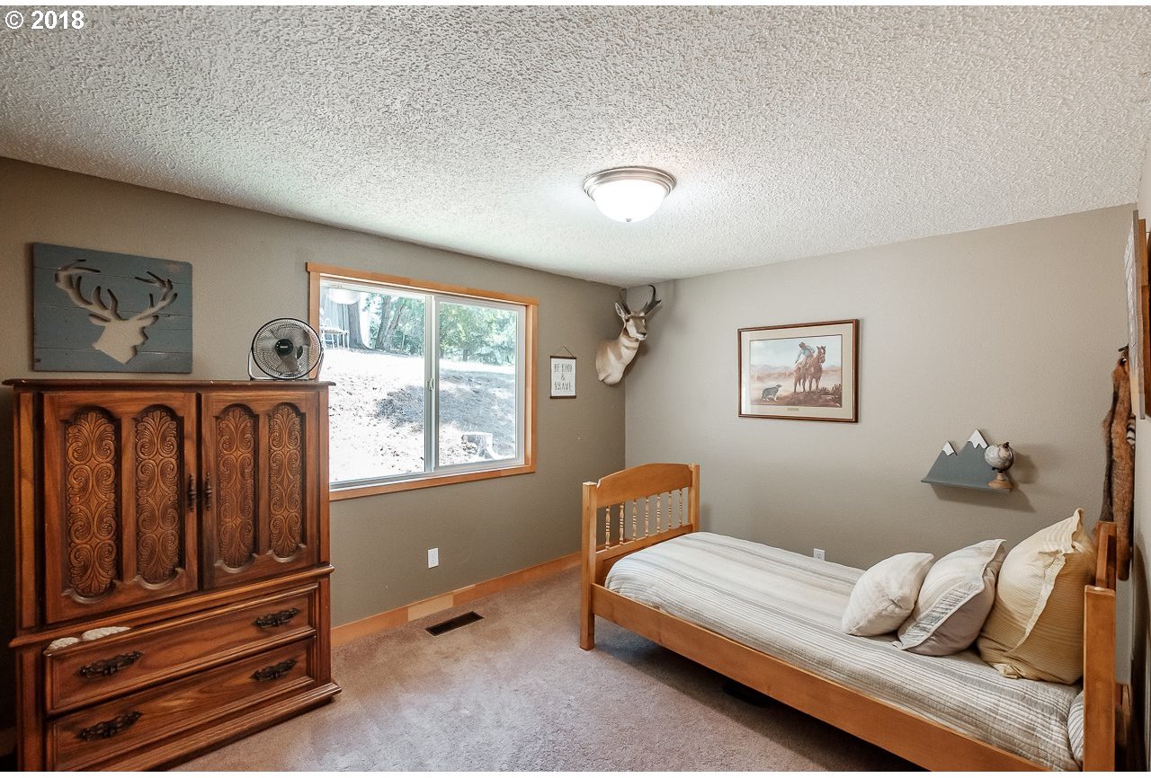36277 Middle Ridge Road Lebanon, OR 97355 - Photo 14 of 32 Gallery Image 14