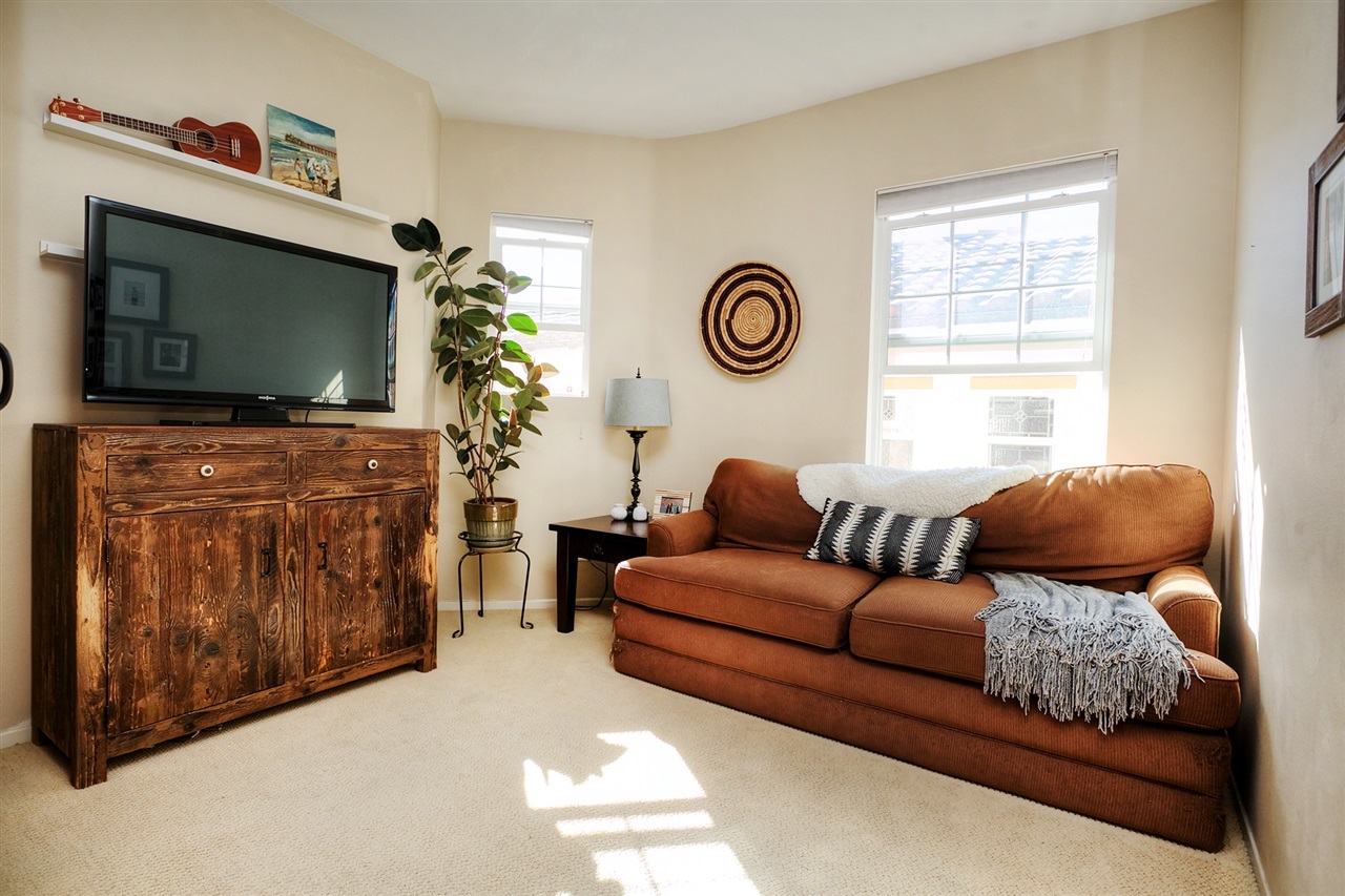 404 Swamis Lane Encinitas, CA 92024 - Photo 15 of 25 Gallery Image 15