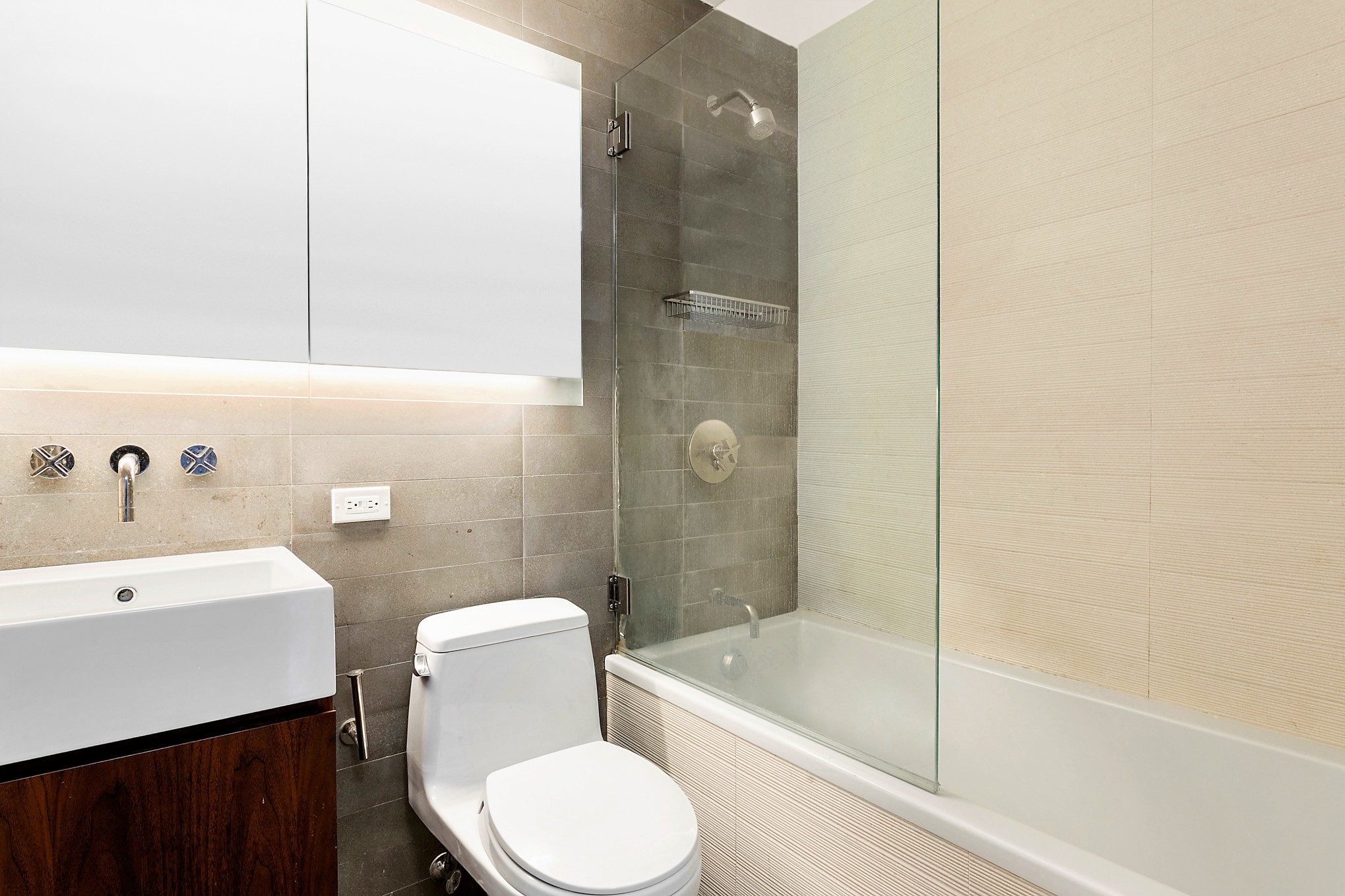 515 East 72nd Street, Unit 4Q Manhattan, NY 10021 - Photo 5 of 16