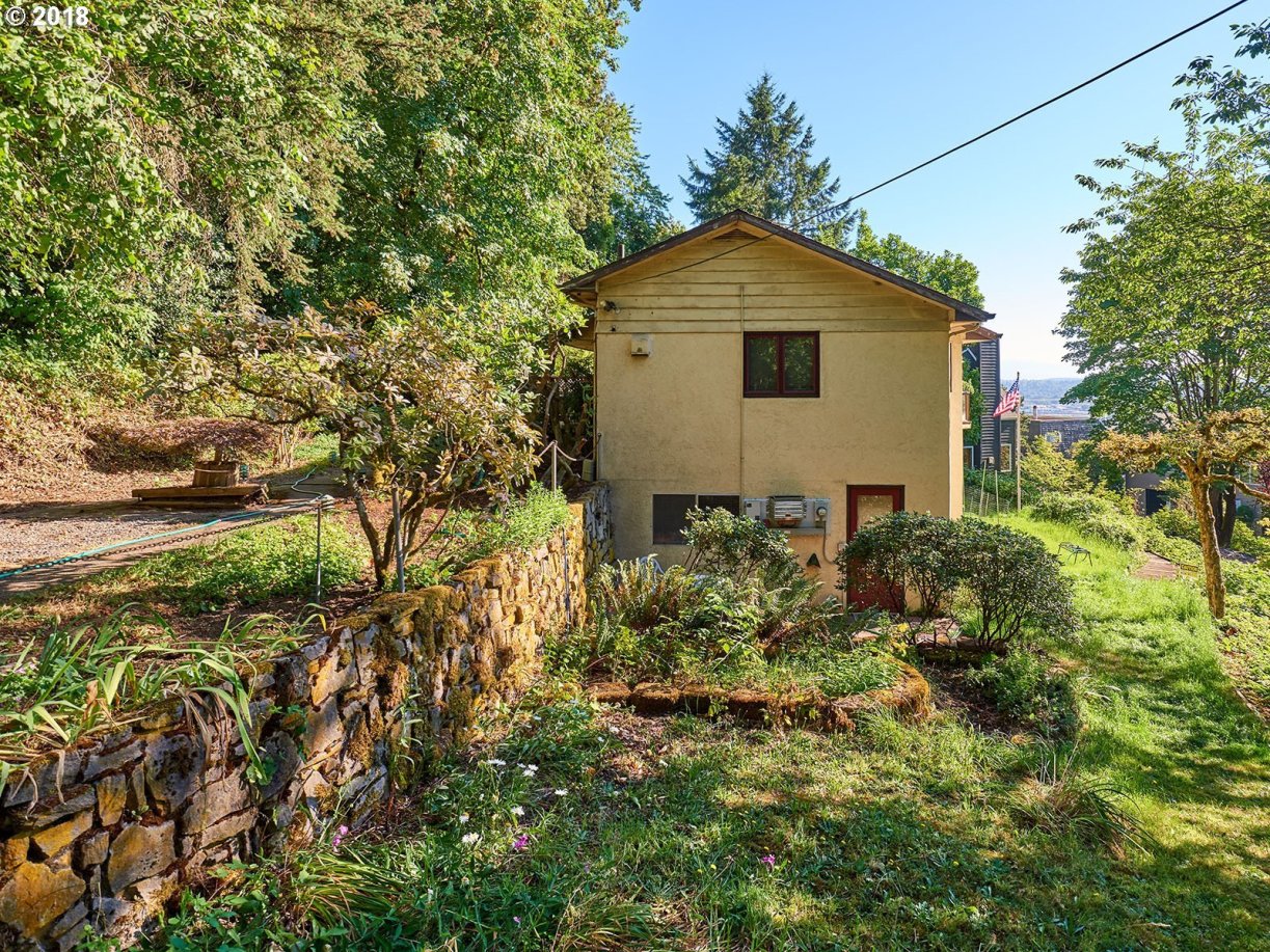 3855 Southwest Condor Avenue Portland, OR 97239 - Photo 21 of 31 Gallery Image 21