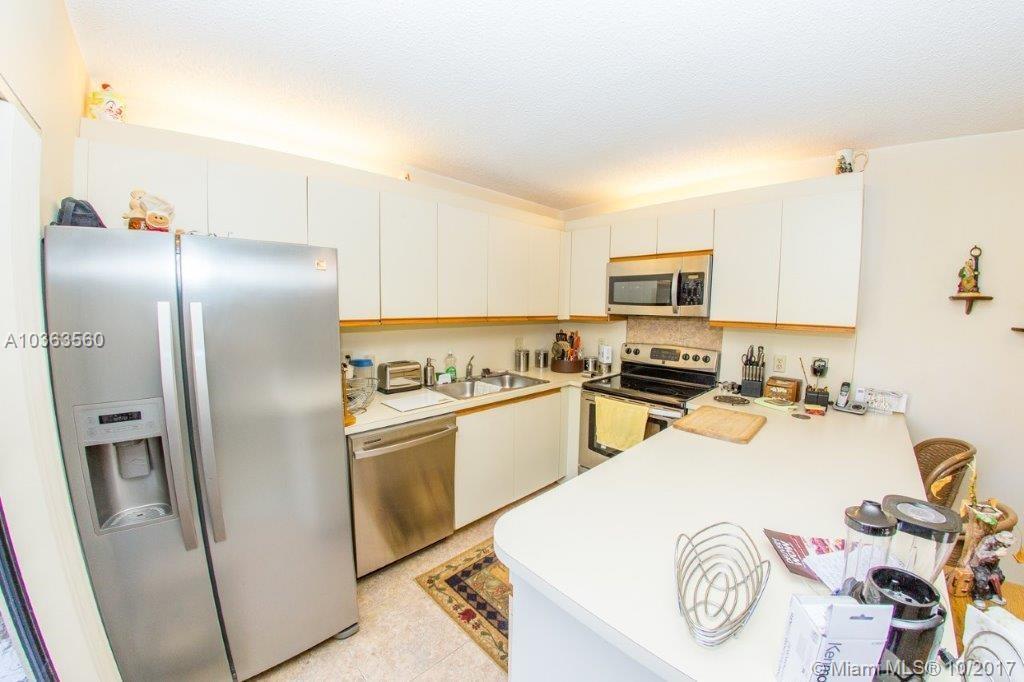 9983 Northwest 7th Street, Unit 9983 Plantation, FL 33324 - Photo 4 of 17