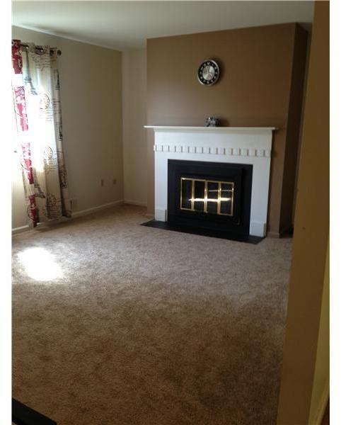 103 Countryside Drive, Unit 103 McKees Rocks, PA 15136 - Photo 8 of 18