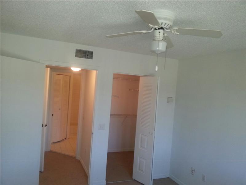 470 South Park Road, Unit 305 Hollywood, FL 33021 - Photo 6 of 14 Gallery Image 6