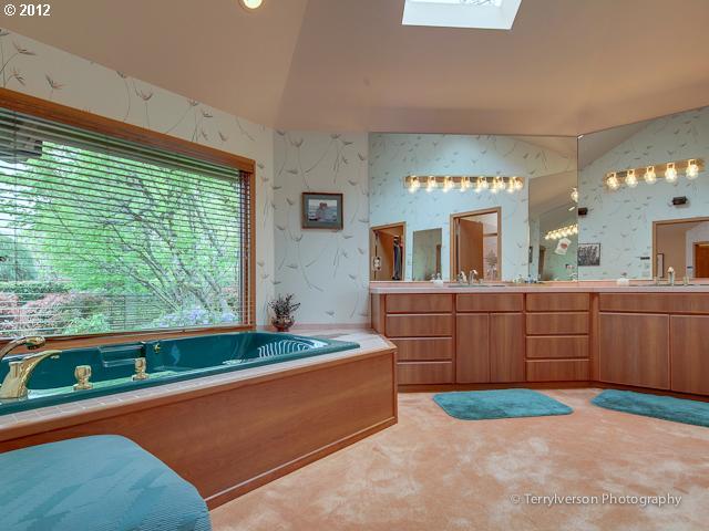 15615 Southwest Roshak Road Portland, OR 97224 - Photo 10 of 16 Gallery Image 10