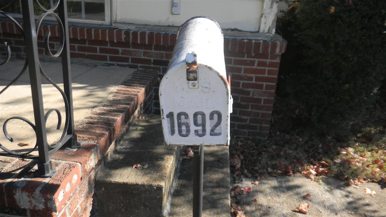 1692 Riverside Boulevard Memphis, TN 38109 - Photo 3 of 25 Gallery Image 3