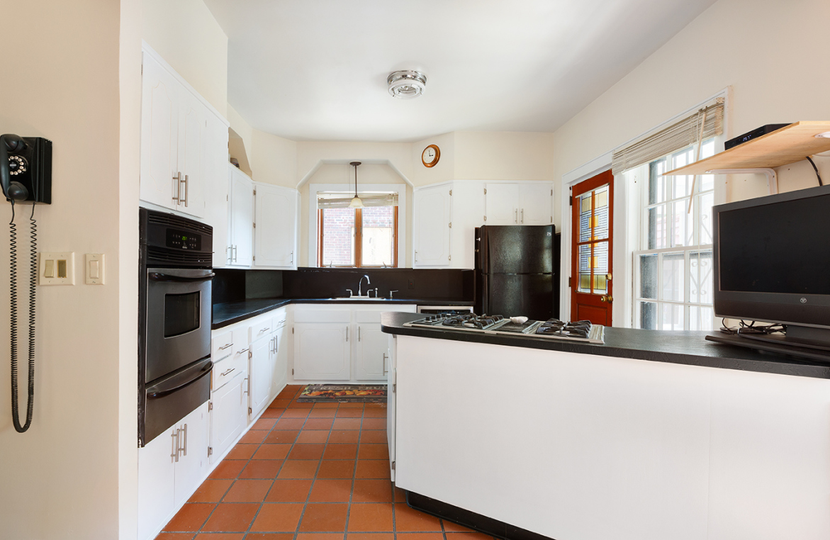 48-12 217th Street Queens, NY 11364 - Photo 5 of 12