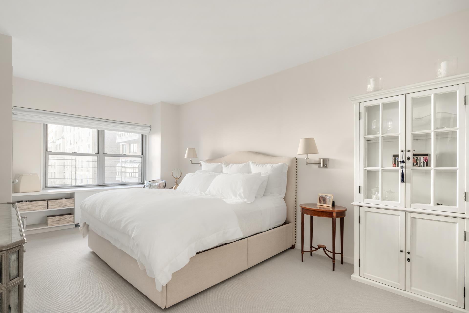 360 East 72nd Street, Unit B1001 Manhattan, NY 10021 - Photo 6 of 16