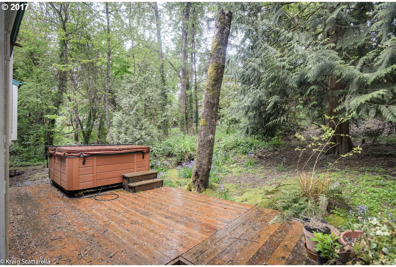 9832 Southwest Quail Post Road Portland, OR 97219 - Photo 4 of 21 Gallery Image 4